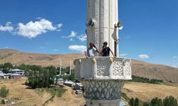 İşte AKP'nin Türkiye'yi getirdiği durum: Telefonla konuşmak için minareye çıkıyorlar