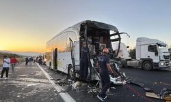 TEM’de yolcu otobüsü ile kamyon çarpıştı! Ölü ve yaralılar var