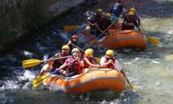 Erzincan'da rafting yaparken tur şirketi çalışanları taciz etti iddiası