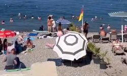 Turizmin başkentindeki ücretli plajlar halkı çileden çıkardı!