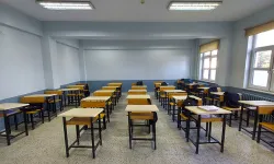 İmam Hatip’te skandal: Okulda çırılçıplak gezdi!