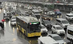 İstanbul'da yağmur trafiği felç etti!