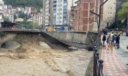 Tarihi taş köprü çöktü: Başkandan açıklama