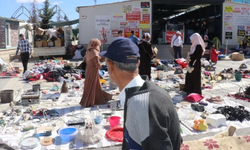 Konteyner çarşı boşaltıldı, esnaf sokakta tezgah açtı: Hırsızlık mı yapalım?