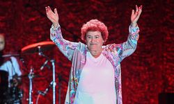 Selda Bağcan Almanya’da rehin alındı