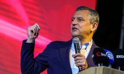 Özgür Özel 'Ferdi Zeyrek Amfi Tiyatrosu açılışında' yarınki "Zeytin" mitingine çağırı yaptı