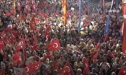 CHP lideri Özgür Özel Zeytinburnu’nda on binlerle buluştu