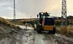 Ankara'da sağanak yağış sel getirdi!