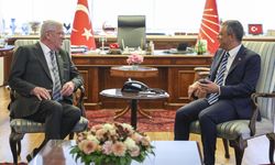 Müsavat Dervişoğlu'ndan Özgür Özel'e dayanışma ziyareti...