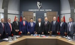 CHP Genel Başkanı Özgür Özel, Balkan Türkleri Göçmen ve Mülteci Dernekleri Federasyon’u ile bir araya geldi