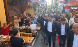 CHP İstanbul İl Başkanı Özgür Çelik alkışlarla yürüdü
