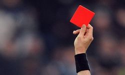 Yönettiği maçta "kırmızı kart çıkar" bahsi oynayan hakem 5 milyonu cebe indirmiş