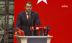 CHP İzmir kongresinde korkutan anlar: Çağatay Güç kürsüde baygınlık geçirdi