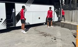 Hesabı ödeyemeyen Adanasporlu futbolcular rehin kaldı