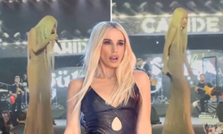 Gülşen’den sahneye para atan hayranına 'Atatürk' sitemi