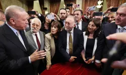 DEM Parti'den 'fotoğraf' yanıtı: CHP'ye yönelik operasyonlara karşı konumumuza bakılırsa...