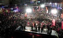 CHP lideri Özgür Özel Küçükçekmece'de on binlerle buluştu