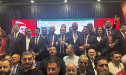 CHP Antalya 39. Olağan İl Kongresi tamamlandı: Divan Başkanı Özgür Karabat tebrik etti
