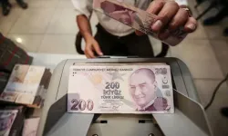 Merkez indiriyor, bankalar yükseltiyor: Faiz makası daha da açıldı