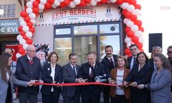 Eskişehir'de Türkiye’nin ilk 'Kent Berberi' açıldı: Yılbaşına kadar ücretsiz