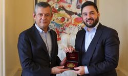 CHP lideri Özel, İsviçre'de SP Lideri Cedric Wermuth ile bir araya geldi
