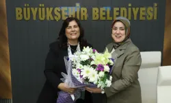 AKP Kadın Kolları Başkanı, Çerçioğlu'nu öve öve bitiremedi