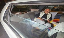 85 yaşındaki emekli otomobilde yaşıyor: ‘Bir çorba içsem 100 lira’