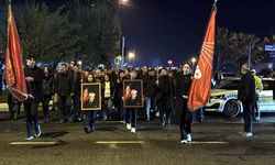 Atatürk için sessiz yürüyüş ve saygı nöbeti