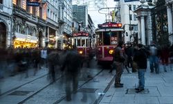 Beyoğlu’nda 20'den fazla kişi zehirlenme şikayetiyle hastaneye kaldırıldı