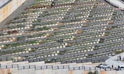 İzmir’de cenazeleri gömecek yer kalmadı!