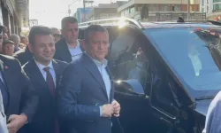 CHP lideri Özgür Özel, Gaziantep'te partililerle buluştu
