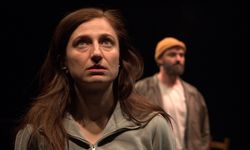 “En Sevdiğinden Başla” Karbon’da seyirciyle buluşuyor