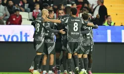 Beşiktaş Antalya'dan mutlu ayrılıyor! Antalyaspor'u 3-1 yendi