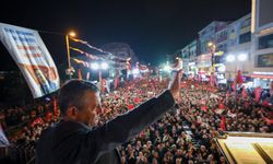 CHP lideri Özgür Özel Sultanbeyli’de on binlerle buluştu