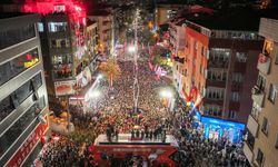 CHP lideri Özgür Özel Sultangazi’de on binlerle buluştu