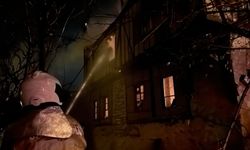 Tarihi konak cayır cayır yandı!