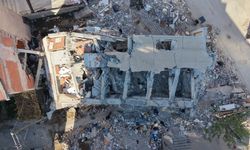 Gebze'de korku dolu gece... Çatırdama sesleri duyuldu, 3 bina daha tahliye edildi