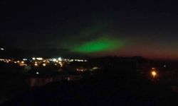 Fethiye'de gökyüzünde mor ve yeşil ışık görüldü! Kuzey ışıkları gibi...