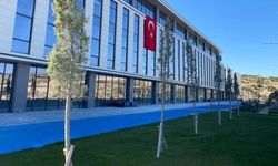 Bu da oldu… Öğretim görevlisi, öğrencileri dolandırdı!