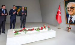 Özgür Özel, Rauf Denktaş ve Fazıl Küçük'ün mezarlarını ziyaret etti