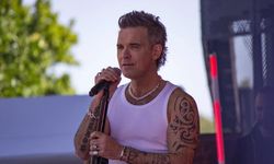 Robbie Williams kör kalabilir!