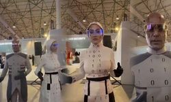 İnsanlara makyaj yapıp 'Robot' diye fuara götürdüler