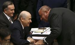 Tuğrul Türkeş, AKP-MHP krizinde tarafını ‘tebrik’ görünümlü mesajla gösterdi