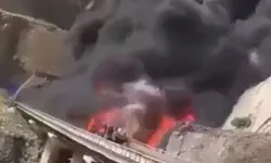 Mekke'den Medine'ye dönüyorlardı: Umre yolcularını taşıyan otobüste feci kaza!