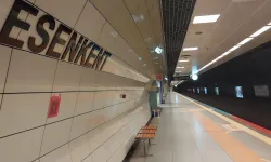 İstanbul metroda intihar paniği: Raylara atladı!