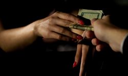 Sosyal medya fenomenine şok suçlamalar! 'Dubai'de Arap şeyhlerine kadın pazarladı'