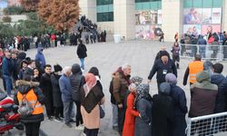 Açlık ve sefalet! Gece yarısı gelip 9 saat beklediler