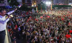 CHP lideri Özgür Özel Kağıthane’de on binlerle buluştu