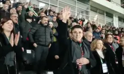 Leyla Zana Amedspor maçında ayakta alkışlandı