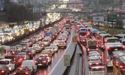 İstanbul trafiği kilit: Yağış nedeniyle yoğunluk yüzde 90'a dayandı